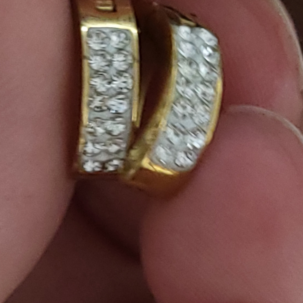 Earrings - Picture 1 of 4